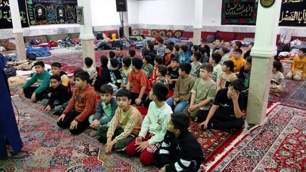 آغاز اعتکاف دانش‌آموزی پسران در مسجد فاطمه زهرا(س) شهرک سیدجمال‌الدین نظرآباد