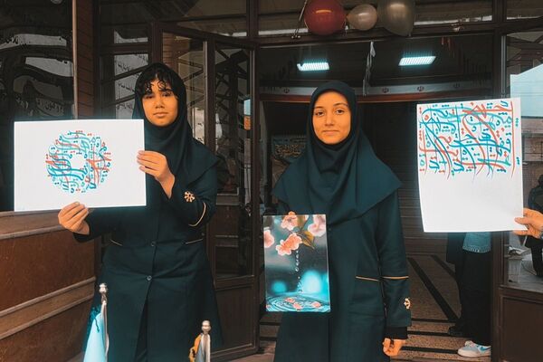 جشن پیروزی انقلاب در دبیرستان فرزانگان1 اسلامشهر