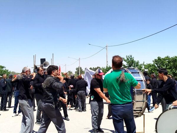 دسته عزاداری ظهر عاشورا در فاروج 