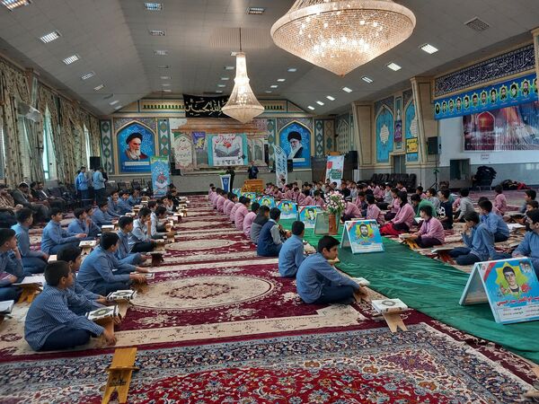 محفل انس با قرآن در تکیه ابوالفضلی مزده