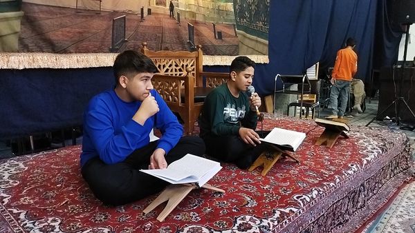 دم دمای اذان و قرائت آیاتی چند از قرآن 