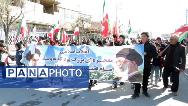 دهه نودی‌ها انقلاب را در دست گرفتند