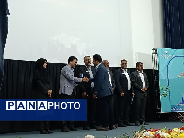 آیین اختتامیه سیزدهمین دوره جشنواره دانش‌آموزی نوجوان سالم