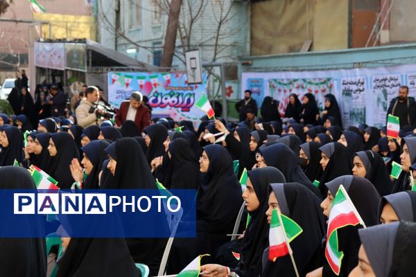 در دل این زمستان سخت و از پس سال‌ها، همچنان عطر آزادی به مشام می‌رسد