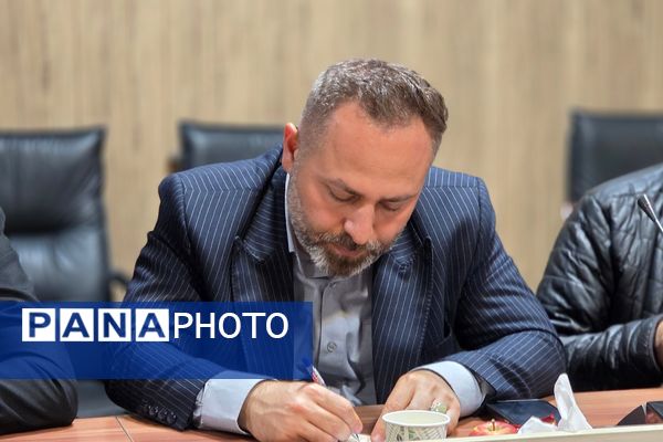 سومین جلسه شورای آموزش و پرورش ناحیه دو بهارستان