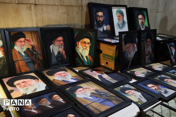 شب اربعین قائد امت اسلام در دانشگاه آزاد اسلامی مشهد