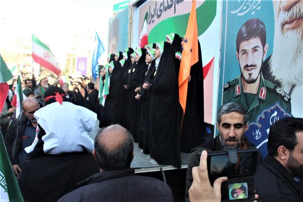 جلوه‌های حضور نوجوانان در راهپیمایی 22 دی مردم قم