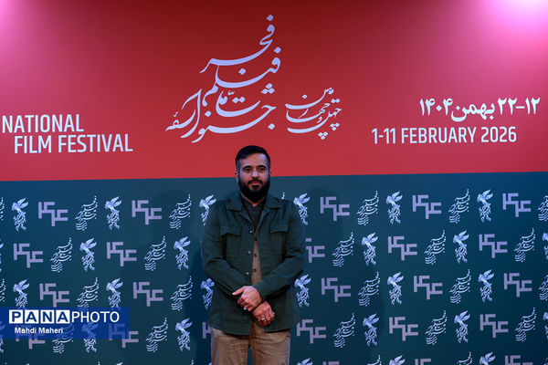 نشست نقد و بررسی فیلم «غوطه‌ور» در چهل و چهارمین جشنواره ملی فیلم فجر