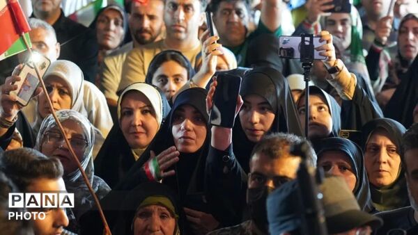 حماسه حضور فردیسی‌ها در صد و پنجاه ‌و دومین تجمع اقتدار و ایستادگی 