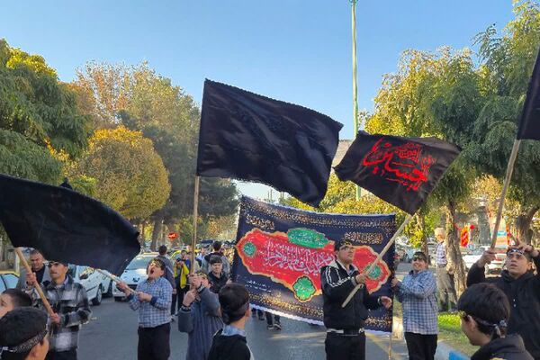 نوجوانان فاطمی از دبیرستان تا مسجد جامع