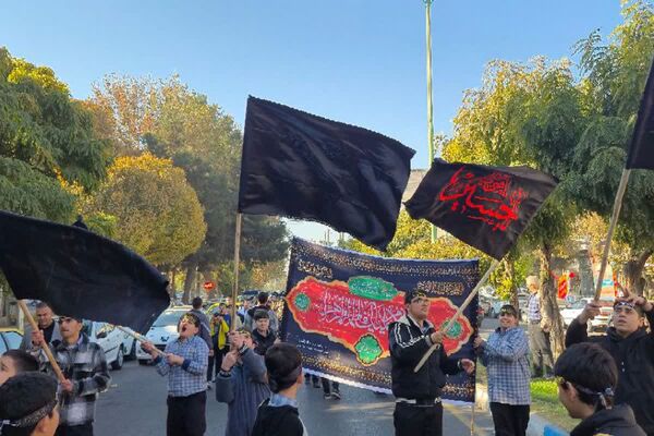 نوجوانان فاطمی از دبیرستان تا مسجد جامع