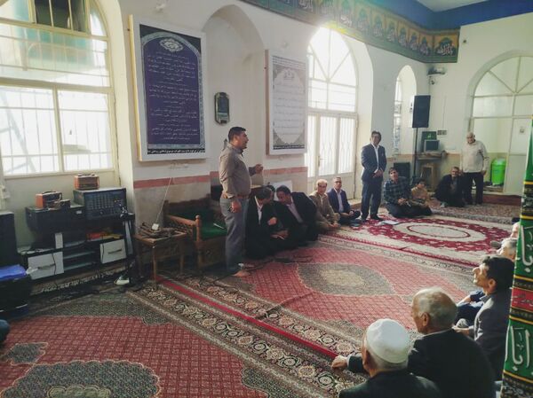 جلسه هادی هاشمی‌نیا با اهالی محله ده‌محسن؛ تأکید بر رفع مشکلات زیرساختی و خدمات شهری