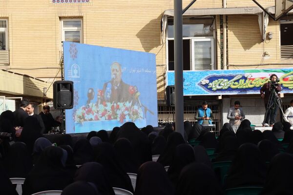 در دل این زمستان سخت و از پس سال‌ها، همچنان عطر آزادی به مشام می‌رسد