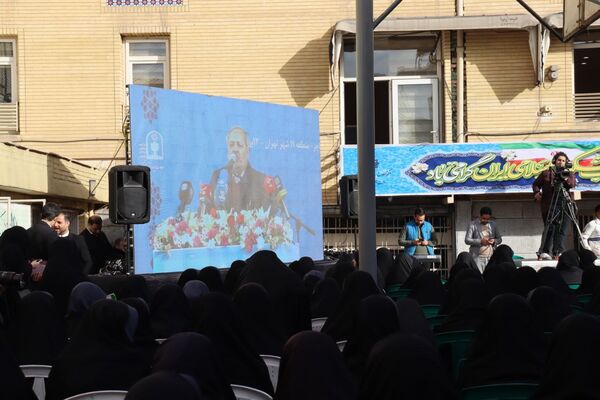 در دل این زمستان سخت و از پس سال‌ها، همچنان عطر آزادی به مشام می‌رسد