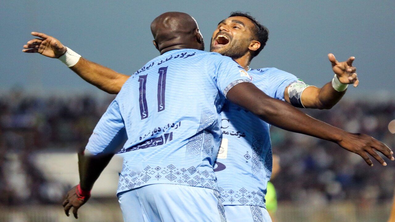 شب درخشان چادرملو با عبور از استقلال خوزستان