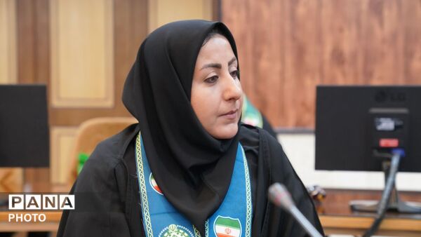 مراسم تجلیل از مربیان برتر پیشتاز و خبرنگاران فعال ناحیه چهار 
