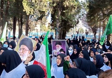 وفاداری بانوان لردگانی؛ از کفن تا تجدید میثاق با ولایت