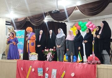جشن شکوفه‌های دبستان معارف ۳ در اردوگاه فدک