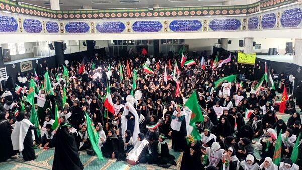 اجتماع بزرگ زینبیون در لردگان 