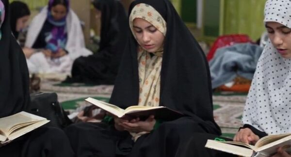 آیین معنوی اعتکاف در مسجد حضرت ابوالفضل (ع) خرم آباد