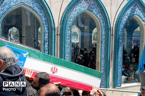 مراسم تشییع و خاکسپاری شهدای جنگ رمضان وائین
