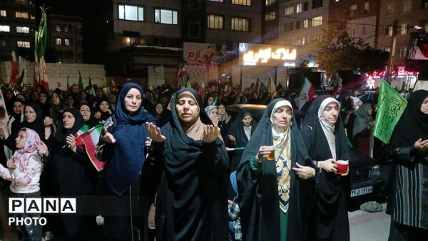 اجتماع پرشور مردم فردیس در لبیک به ندای رهبری 