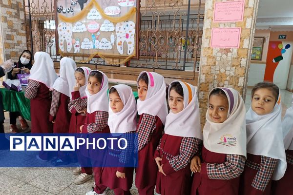 اجرای طرح وارنیش فلوراید برای دانش‌آموزان آموزشگاه باهنر۱ ملارد