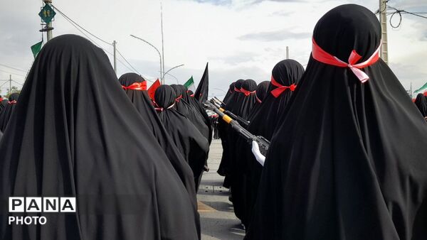 رزمایش بزرگ دختران جان فدای ایران در قم
