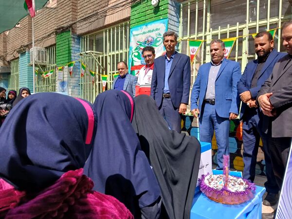 شور عاطفه‌ها در مدارس منطقه ۱۰