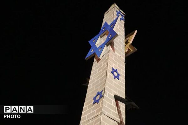 آتشِ غیرت در خاکِ قرچک؛ شعله‌هایِ رهایی، نمادهایِ اسارت را سوزاند