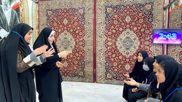 بازدید دانش آموزان دبیرستان دخترانه امید از آرامگاه شهید مدرس