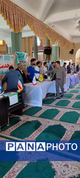 پاسخگویی مسئولان شهرستان باخرز به مردم در میز خدمت