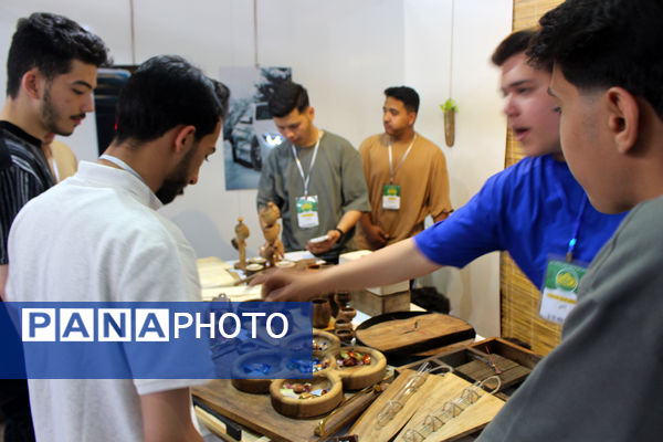 چهارمین جشنواره خلاقیت و دست‌سازه هنرستان قدس قم