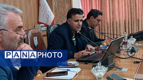 جلسه بررسی عملکرد و کیفیت آموزشی مدارس شهرستان بن با حضور مسئولان استانی