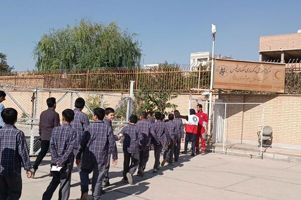 بازدید دانش‌آموزان دبستان علامه طباطبایی از جمعیت هلال‌احمر پیشوا