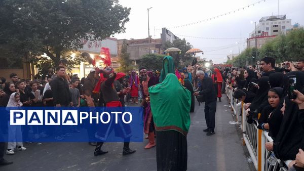 جلوه‌هایی از حرکت نمادین کاروان اسرای کربلا در قم