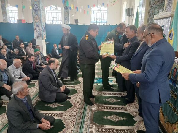 حضور در نماز جمعه، نشانه اتحاد و همبستگی 