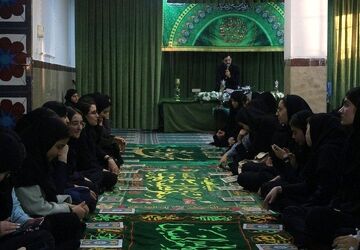 جشن ولادت امام حسن مجتبی(ع) به همراه افطاری در دبیرستان حکمت بهارستان‌۲