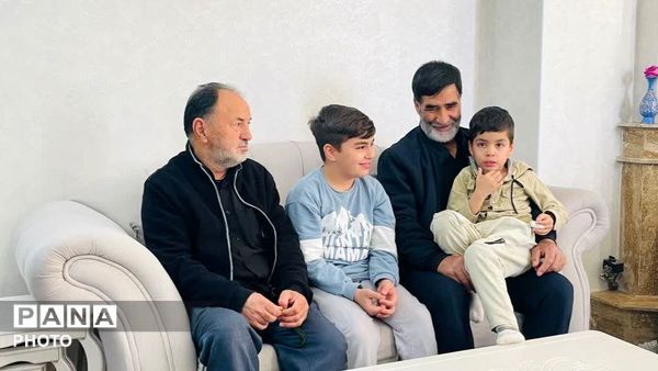 دیدار با خانواده شهدای جنگ رمضان در فردیس 