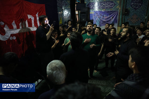 اعتکاف دانش‌آموزی در حسینیه ارشاد