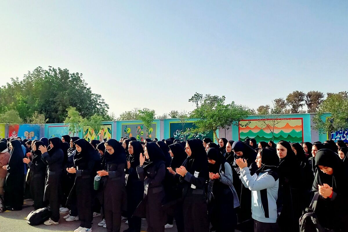 همزمان با سراسر کشور،دانش آمپزان  مدارس ملارد با شور و شوق به سوی مدارس شتافتند 