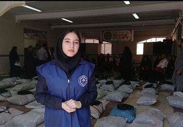 مهربانی در آغاز سال تحصیلی؛ لبخند مهر علوی بر چهره دانش‌آموزان تویسرکان