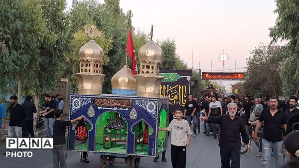 مراسم علَم کشی و کاروان نمادین اسرای کربلا در قم