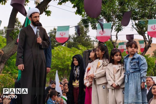 همایش مادر و دختری جان فدا در بهارستان دو