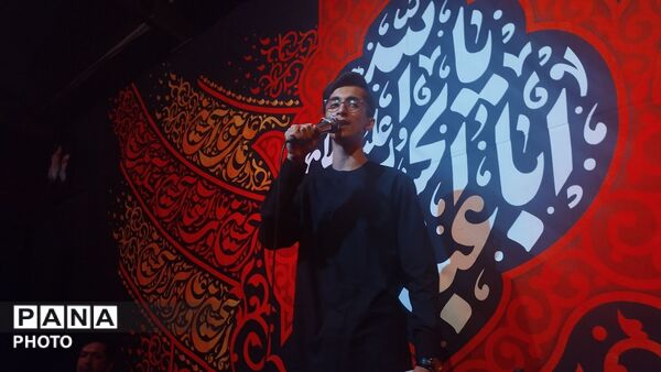حضور مردم در هیئت انصارالمهدی در سومین شب محرم