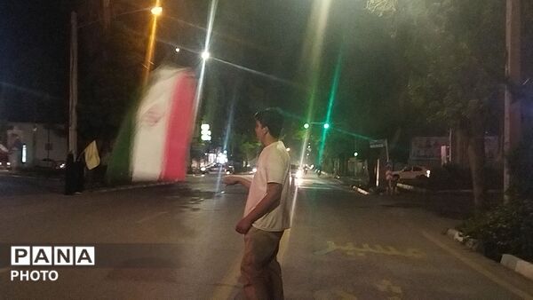 موکب و اجتماع مردمی روبه روی  مدرسه نمونه فاطمه زهرا (ع) در شصت و هفتمین شب از اجتماعات مردمی نیشابور 