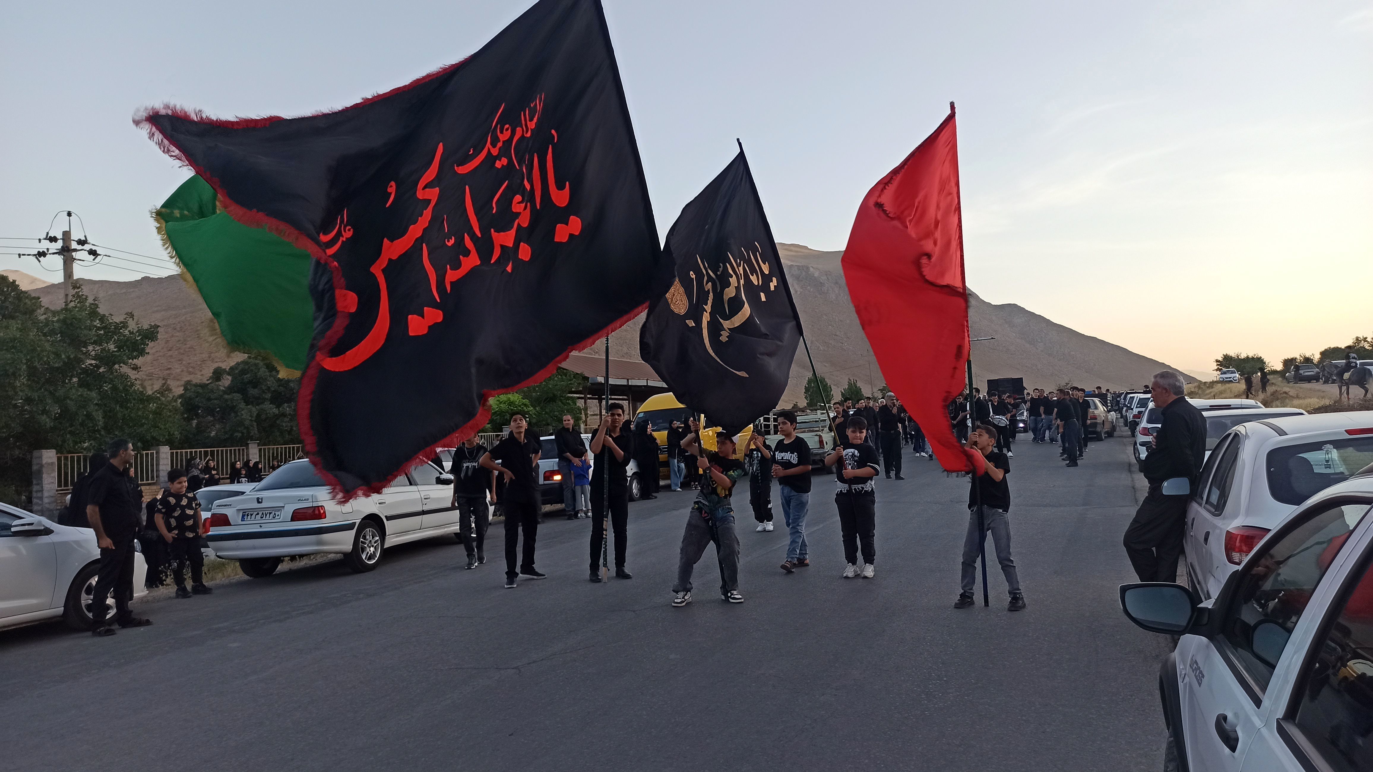 ایران در سوگ حسین (ع)؛ سیل اشک و ارادت در روز عاشورا