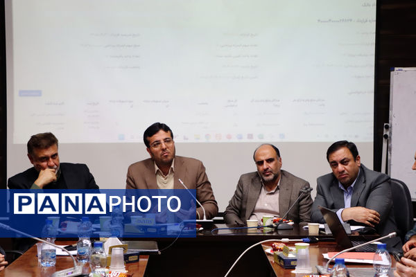 برگزاری نشست خبری مدیرکل راه و شهرسازی استان یزد و مدیران دستگاه‌های متولی مسکن