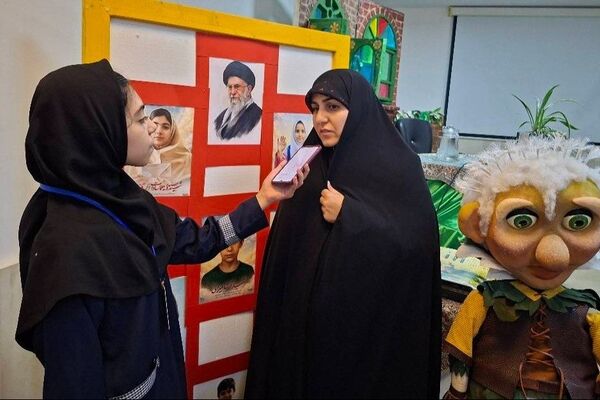 رونمایی از عروسک تلویزیونی «قاصدک» گامی نو برای انتقال مفاهیم دفاع مقدس به کودکان و نوجوانان است
