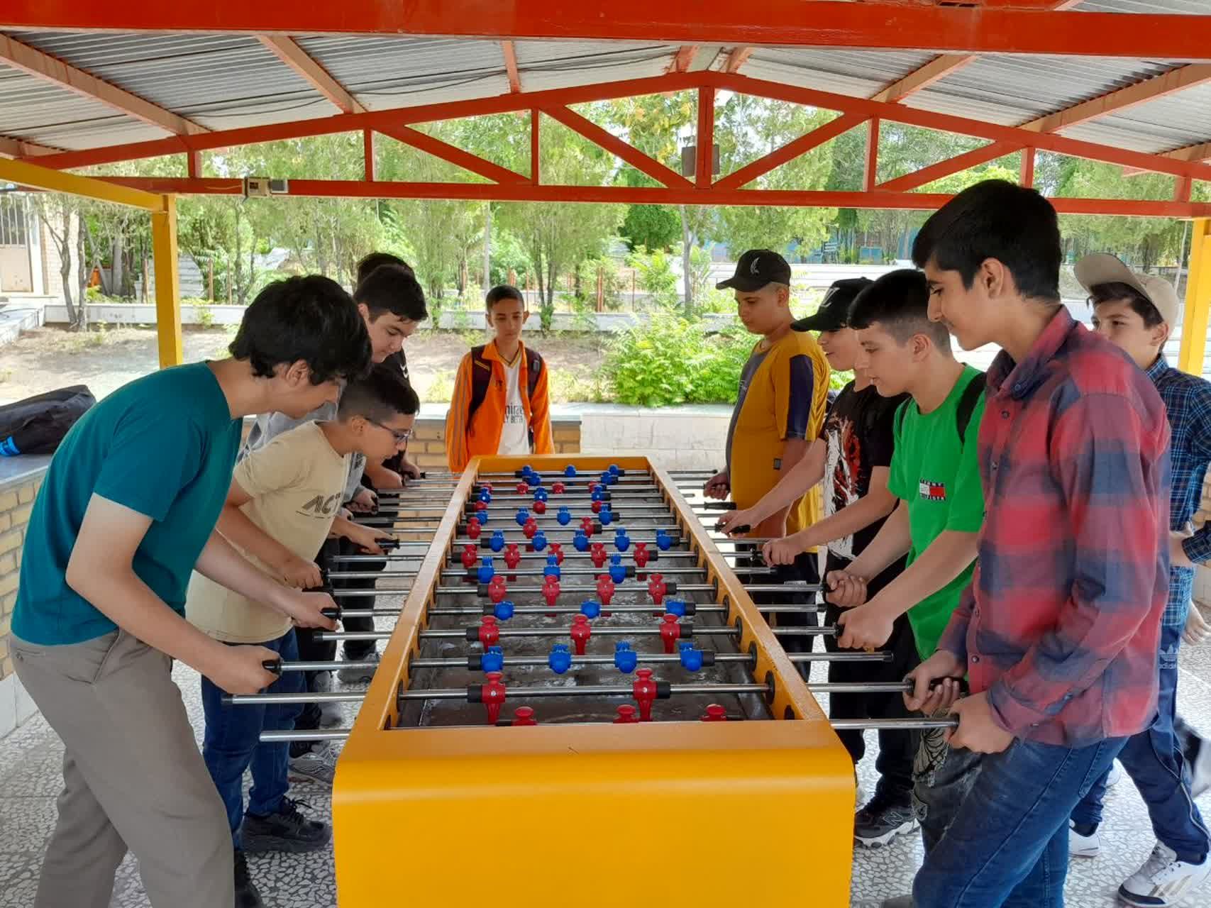 روزی پرانرژی برای پسران ناحیه یک زنجان و منطقه ایجرود در اردوی دانش‌آموزی یک‌روزه